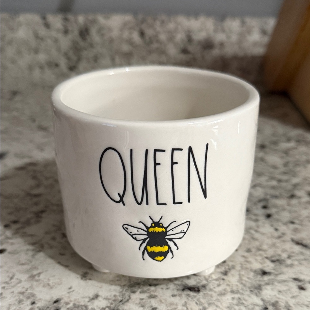 Rae Dunn flower pot